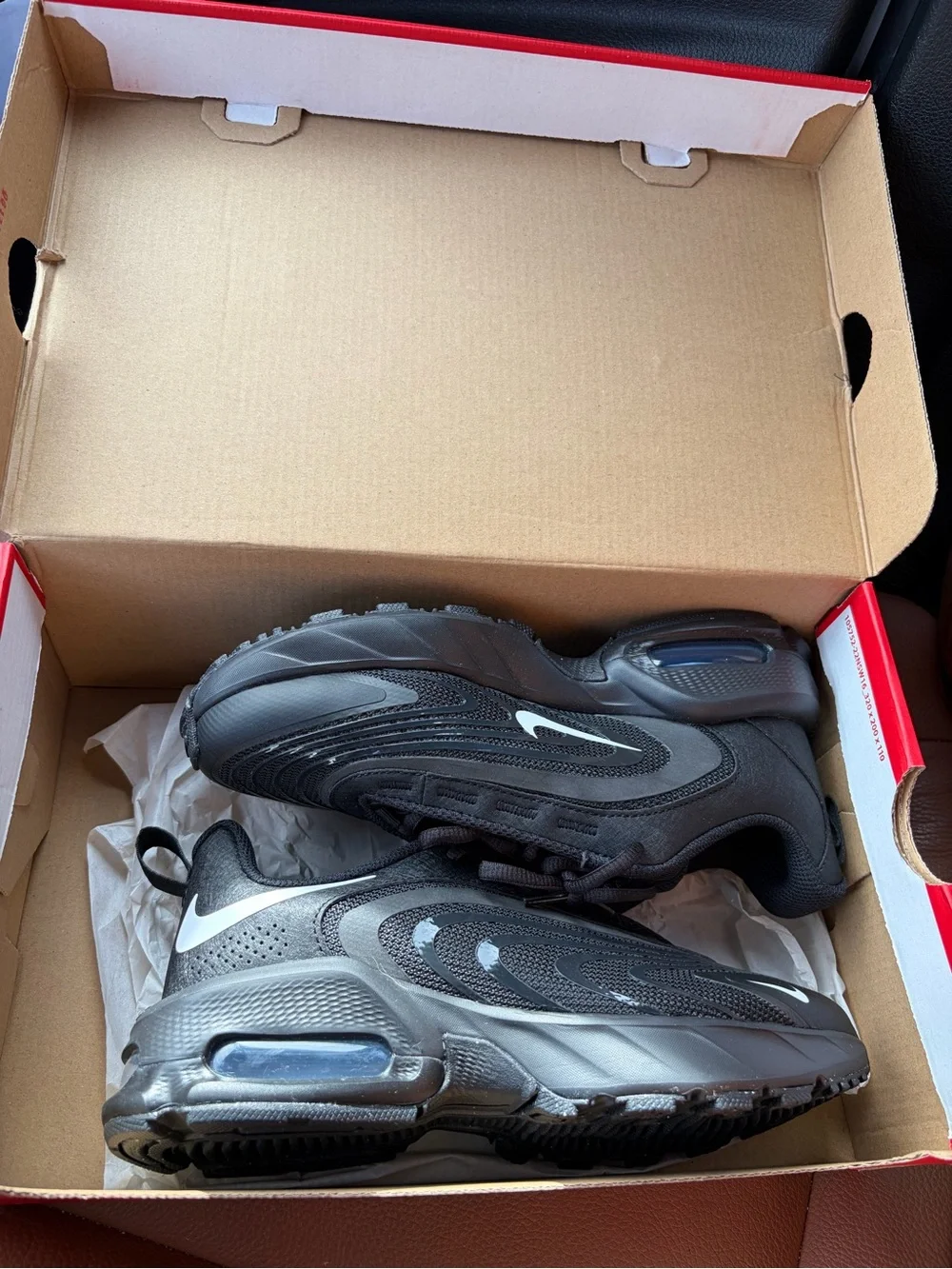 Nike Men’s Black and White Low-Top Sneakers